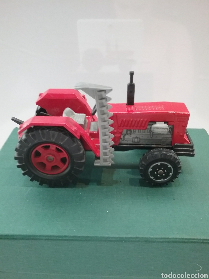 Modelos a escala: Tractor Majorette rojo ech 1/36 - Foto 1