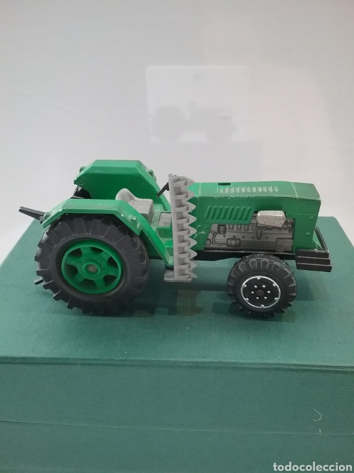 Modelos a escala: Tractor Majorette verde ech 1/36 - Foto 1