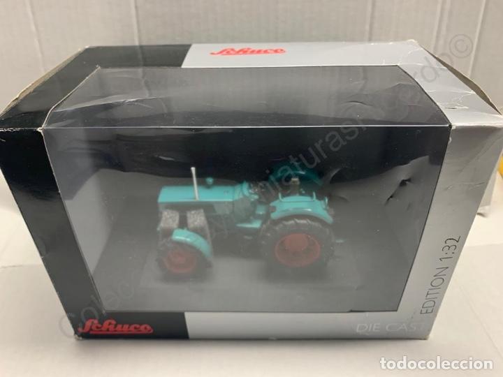 Modelos a escala: Tractor cl&aacute;sico Hanomag Robust 900 verde (Escala 1:32) Schuco 450780000, tem&aacute;tica agr&iacute;cola