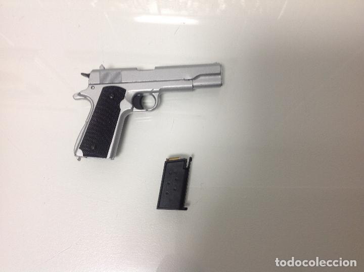 Modelos a escala: Pistola de coleccion a escala - Foto 2