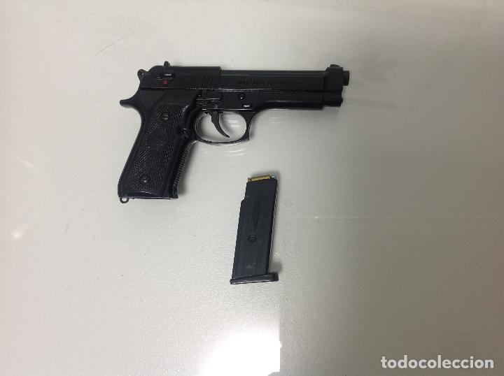 Modelos a escala: Pistola de coleccion a escala - Foto 3