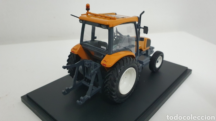 Modelos a escala: Tractor Renault Ergos 100H de 2004. - Foto 4