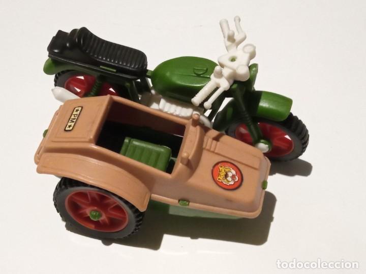 Modelos a escala: moto con sidecar de pl&aacute;stico duro - Foto 1