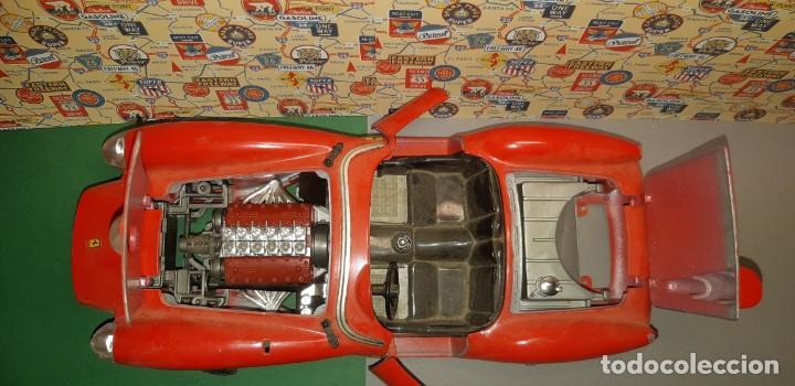 Modelos a escala: FERRARI TESTAROSSA 250 (1957).MARCA BBURAGO. - Foto 2