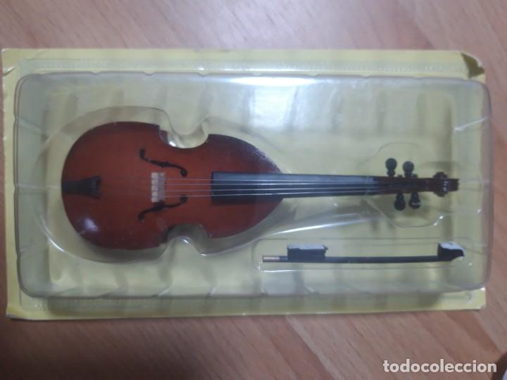 Modelos a escala: Viola a escala - Foto 1