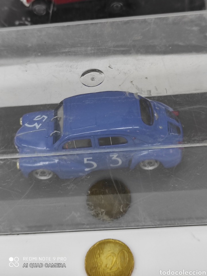 Modelos a escala: Dos coches cl&aacute;sicos en miniatura. - Foto 2