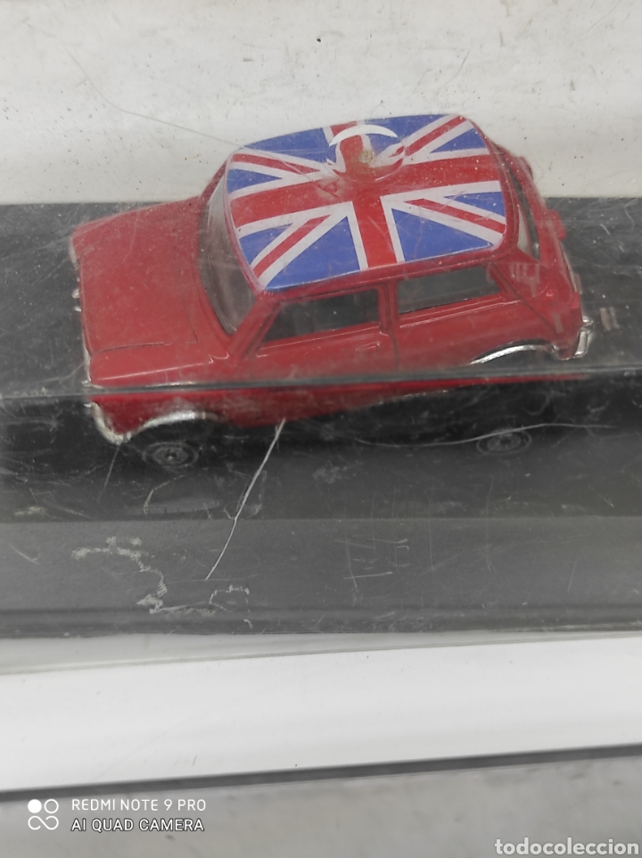 Modelos a escala: Dos coches cl&aacute;sicos en miniatura. - Foto 3