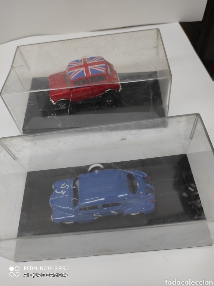 Modelos a escala: Dos coches cl&aacute;sicos en miniatura. - Foto 1