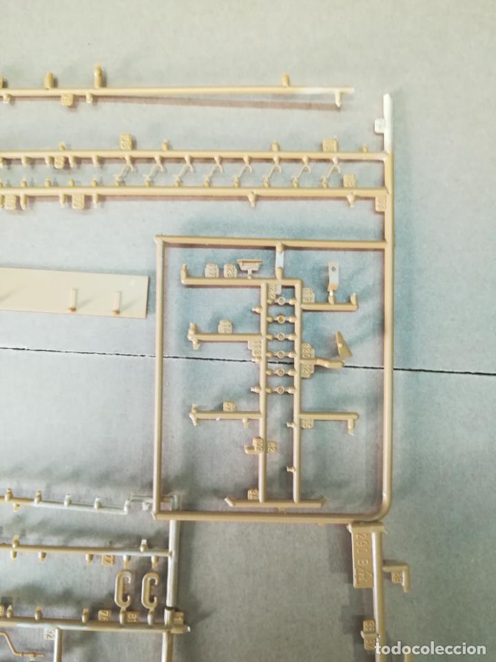 Modelos a escala: maqueta de montaje. Restos piezas - Foto 2