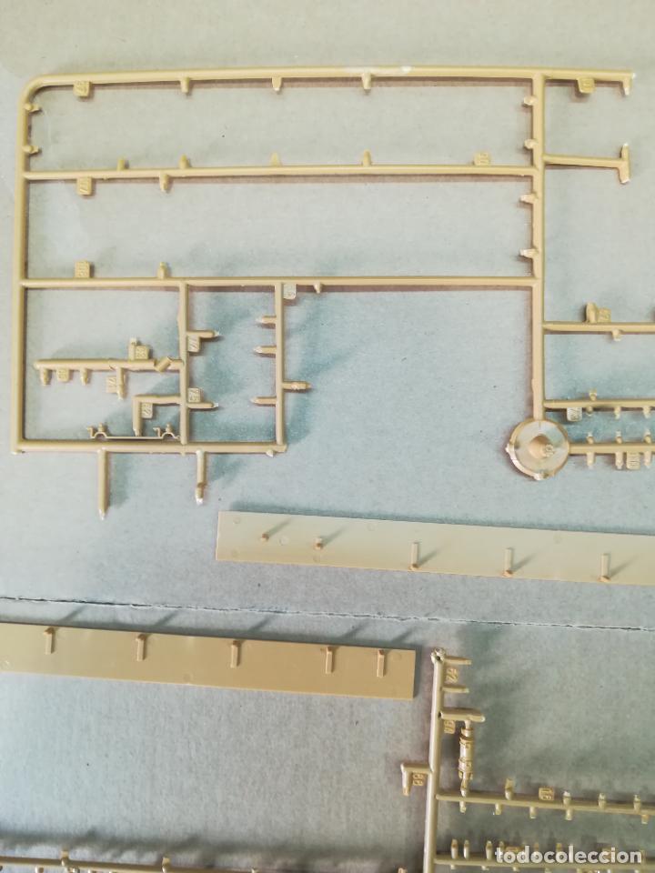 Modelos a escala: maqueta de montaje. Restos piezas - Foto 3