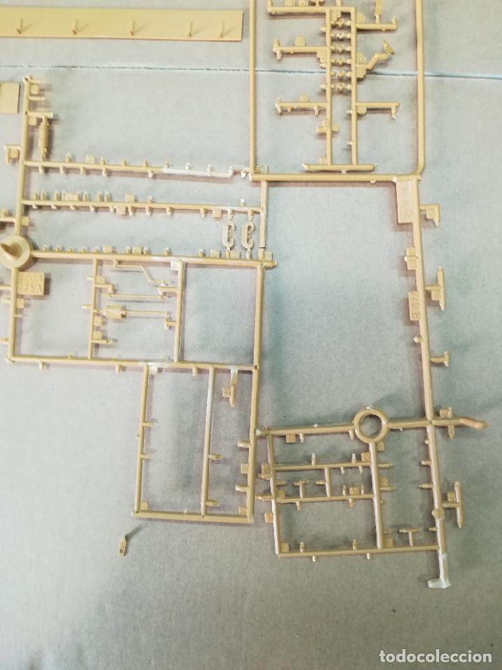 Modelos a escala: maqueta de montaje. Restos piezas - Foto 5