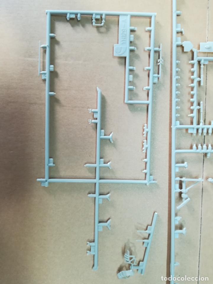 Modelos a escala: maqueta de montaje. Restos piezas - Foto 1