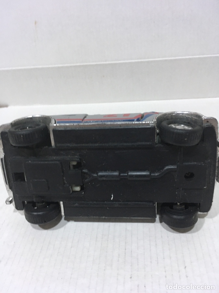 Modelos a escala: Coche mini Morris plateado mide13x5,5x6 cms - Foto 5