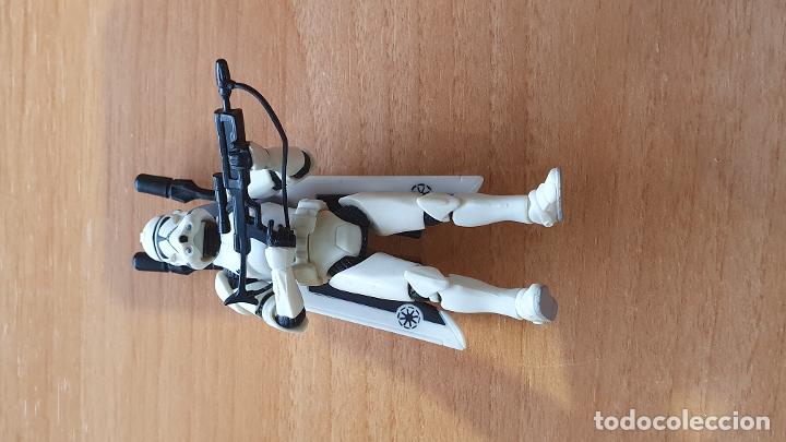 Modelos a escala: Mu&ntilde;eco articulado Stormtropper con arma y jetpack - Foto 3