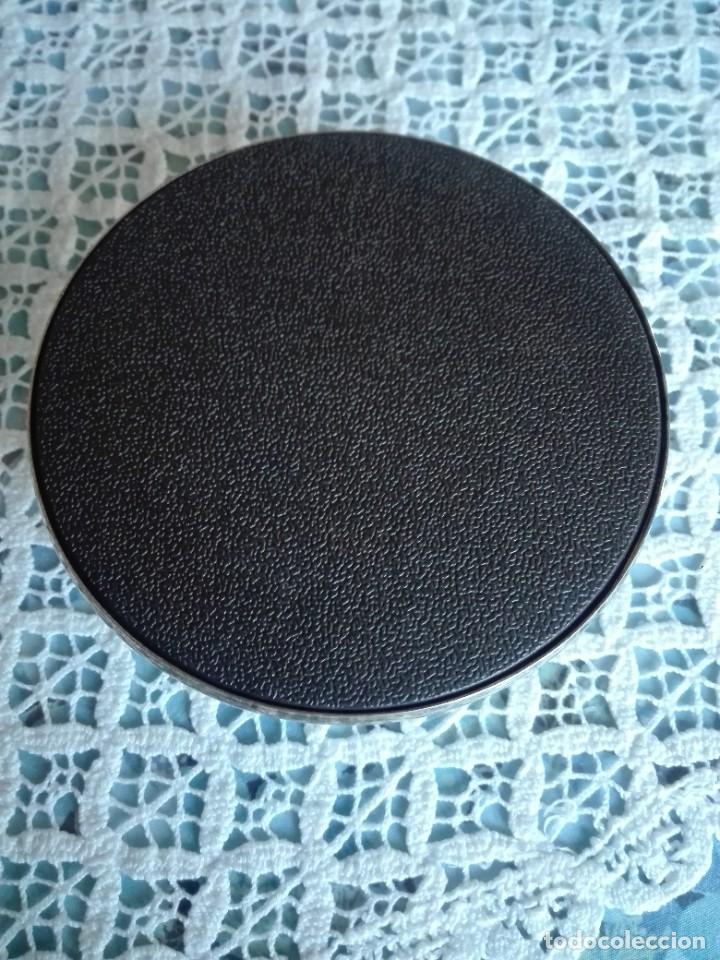 Modelos a escala: Mesa para casa de mu&ntilde;ecas - Foto 3