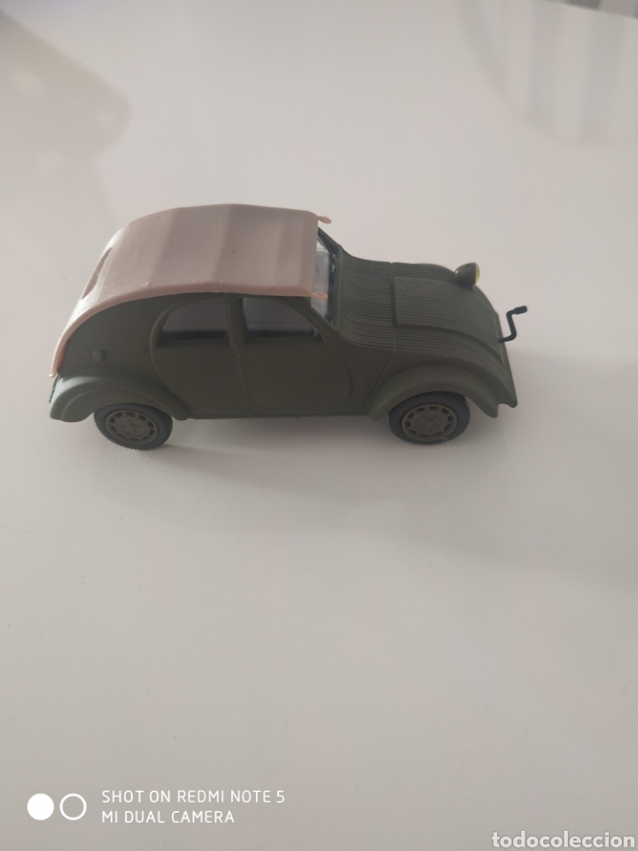 Modelos a escala: Antiguo cochecito r&eacute;plica Citroen 2cv del ejercito - Foto 4