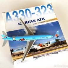 Modelos a escala: DRAGON WINGS 1:400 • AIRBUS A330-323 KOREAN AIR (FIFA WORLD CUP 2002, HL7586) • METAL 1/400. Lote 339418673