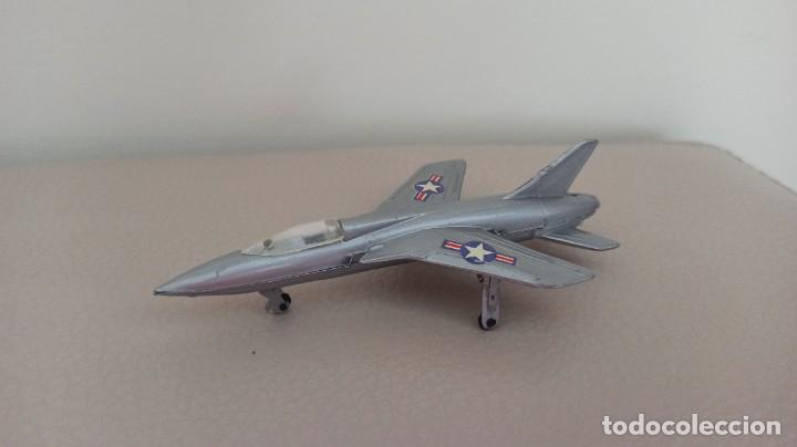 Modelos a escala: Play Me. F 105 Thunderchief - Foto 1