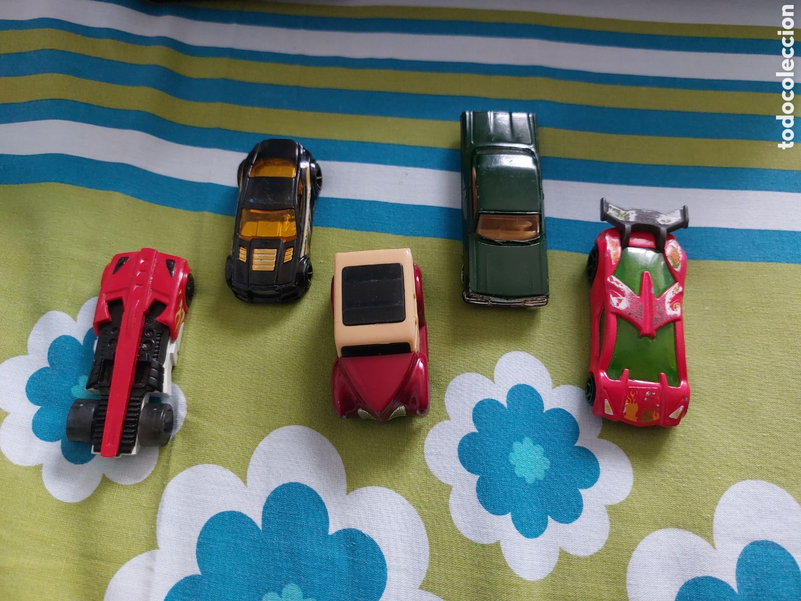 Modelos a escala: HOTWHEELS 5 COCHES COMO NUEVOS - Foto 1