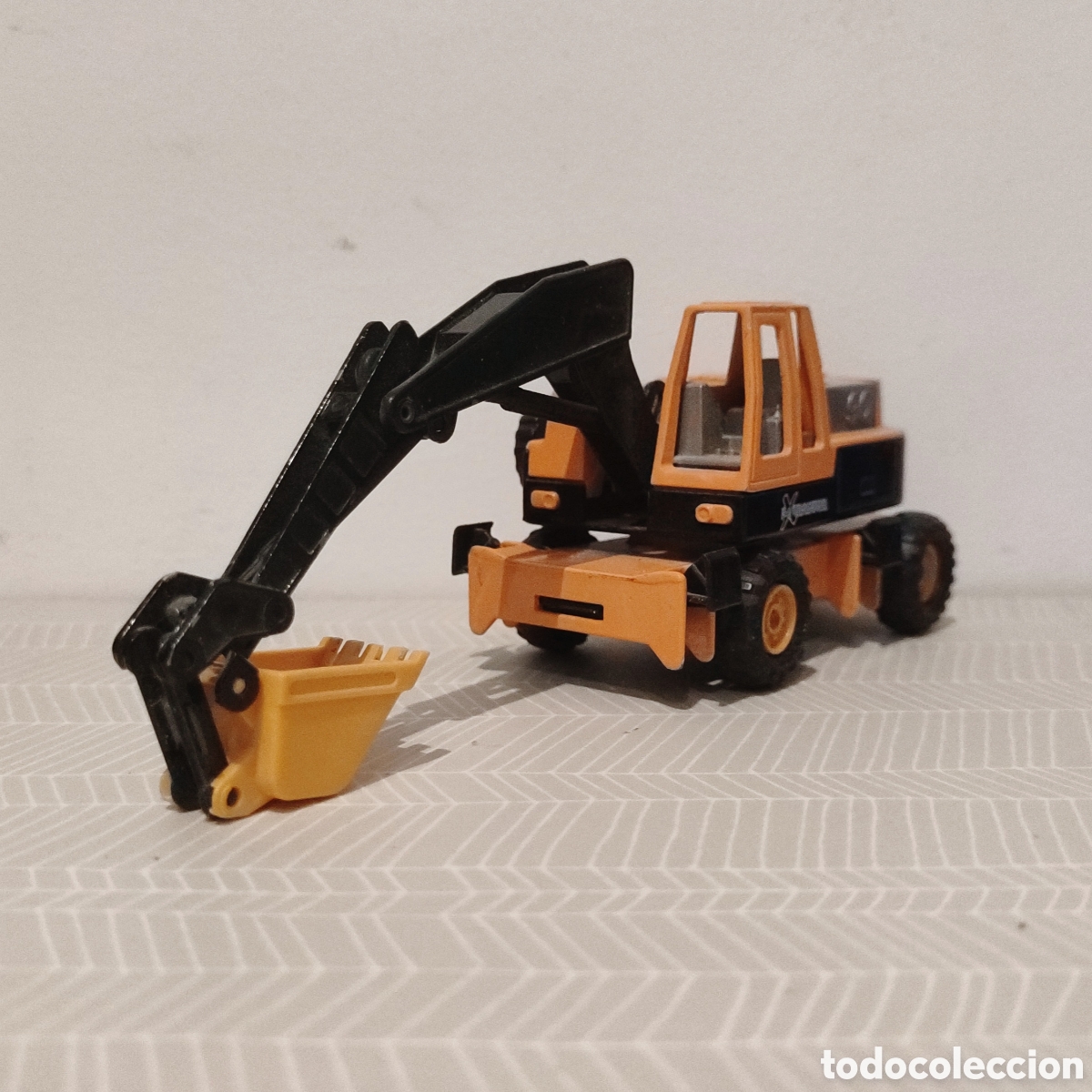 Modelos a escala: Majorette - Pelle Sur Pneus - Foto 1