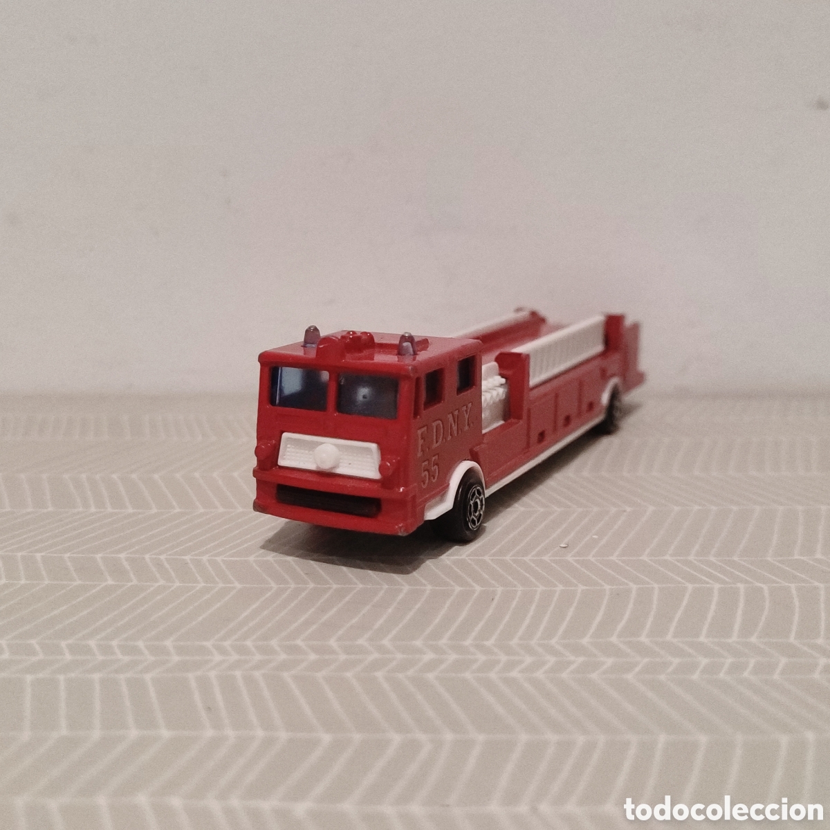 Modelos a escala: Majorette - Trailer Bomberos - Foto 1
