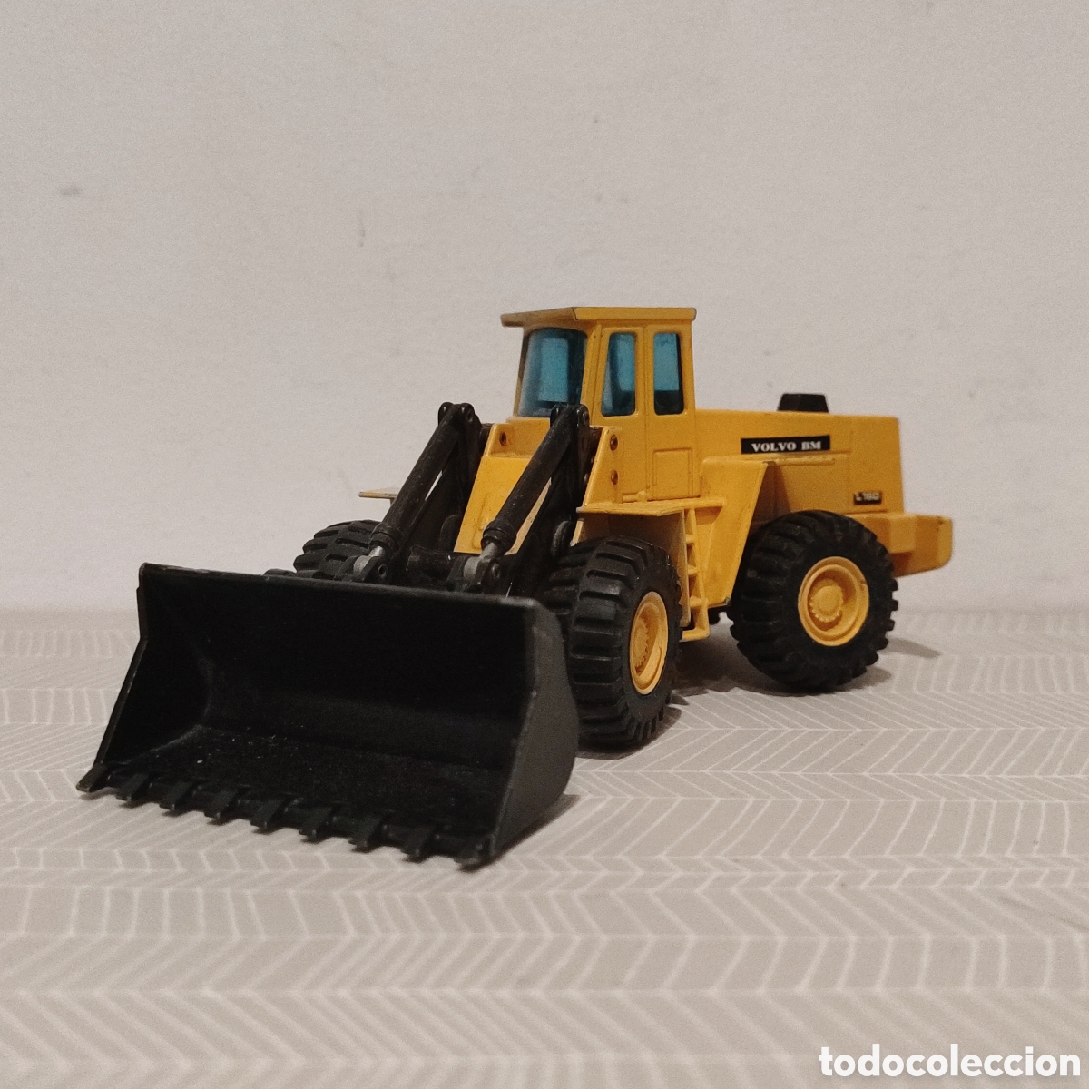 Modelos a escala: JOAL -- Volvo BM L60 - Foto 1