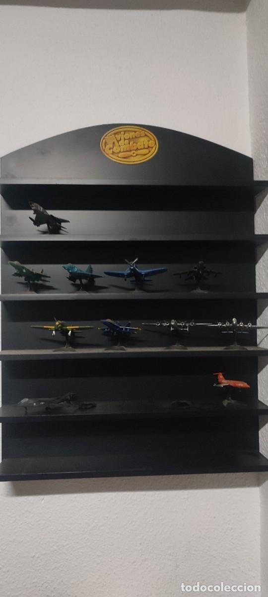 Modelos a escala: Lote modelo aviones de combate con estanter&iacute;a - Foto 1