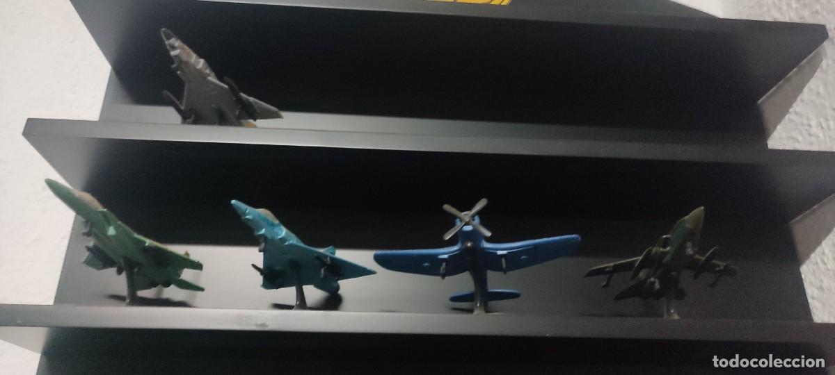 Modelos a escala: Lote modelo aviones de combate con estanter&iacute;a - Foto 2