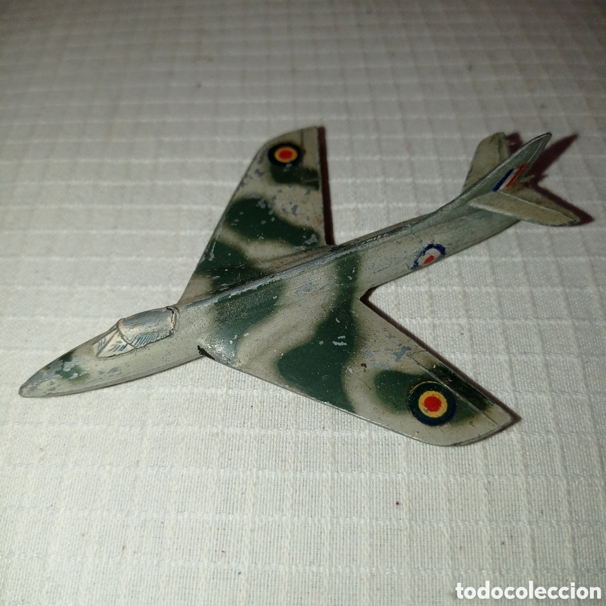 Modelos a escala: SOLIDO, HAWKER HUNTER 1/150 - Foto 2