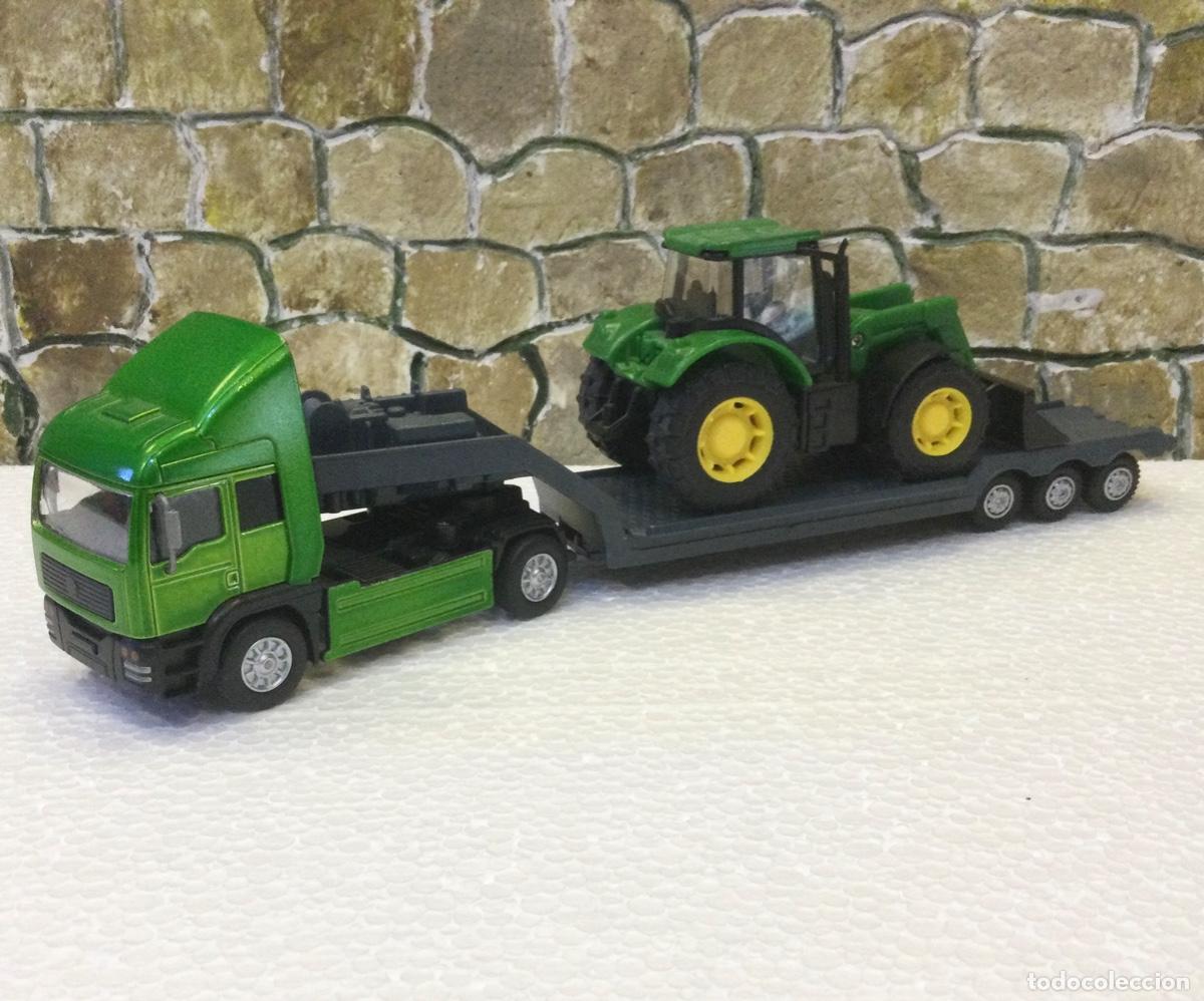 Modelos a escala: Cami&oacute;n trailer con plataforma y tractor. 32 cms. - Foto 1