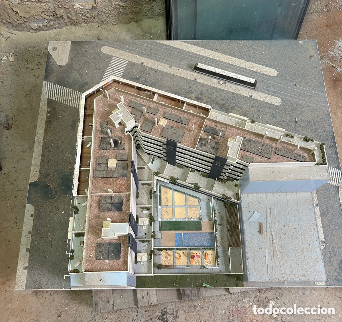 Modelos a escala: Maqueta de edificio a escala 1/100 - Foto 1