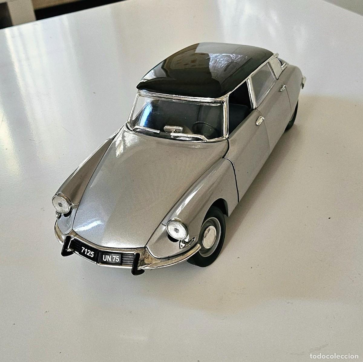 Modelos a escala: Citroen DS19 de 1963. E.1:18 - Foto 1