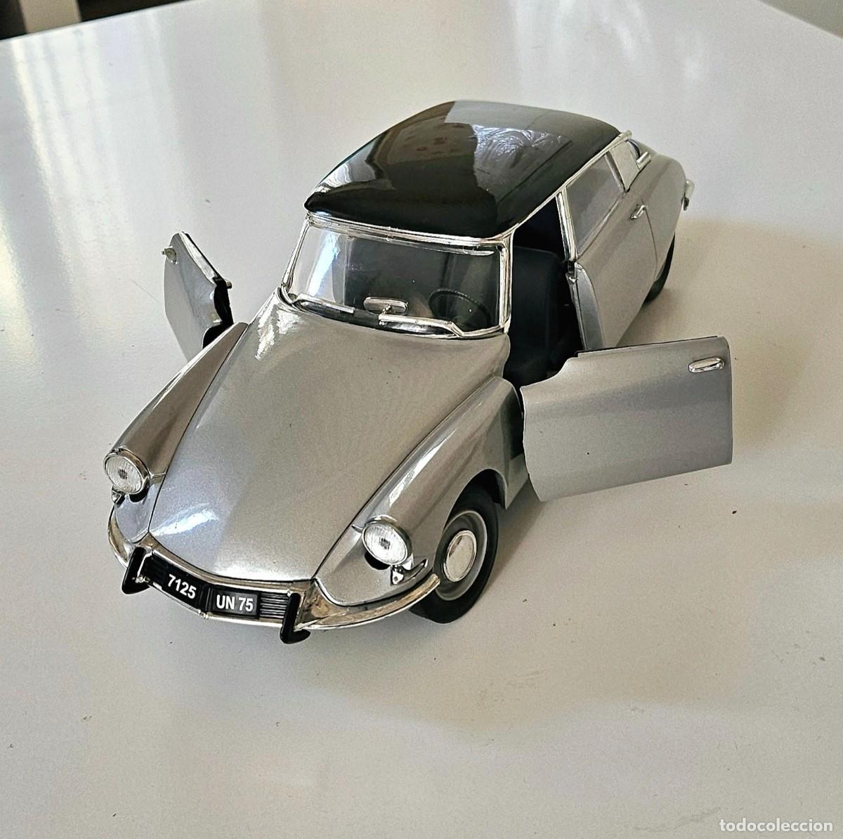 Modelos a escala: Citroen DS19 de 1963. E.1:18 - Foto 2