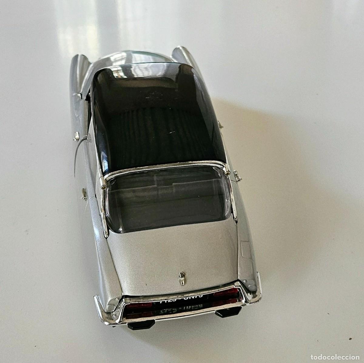 Modelos a escala: Citroen DS19 de 1963. E.1:18 - Foto 4