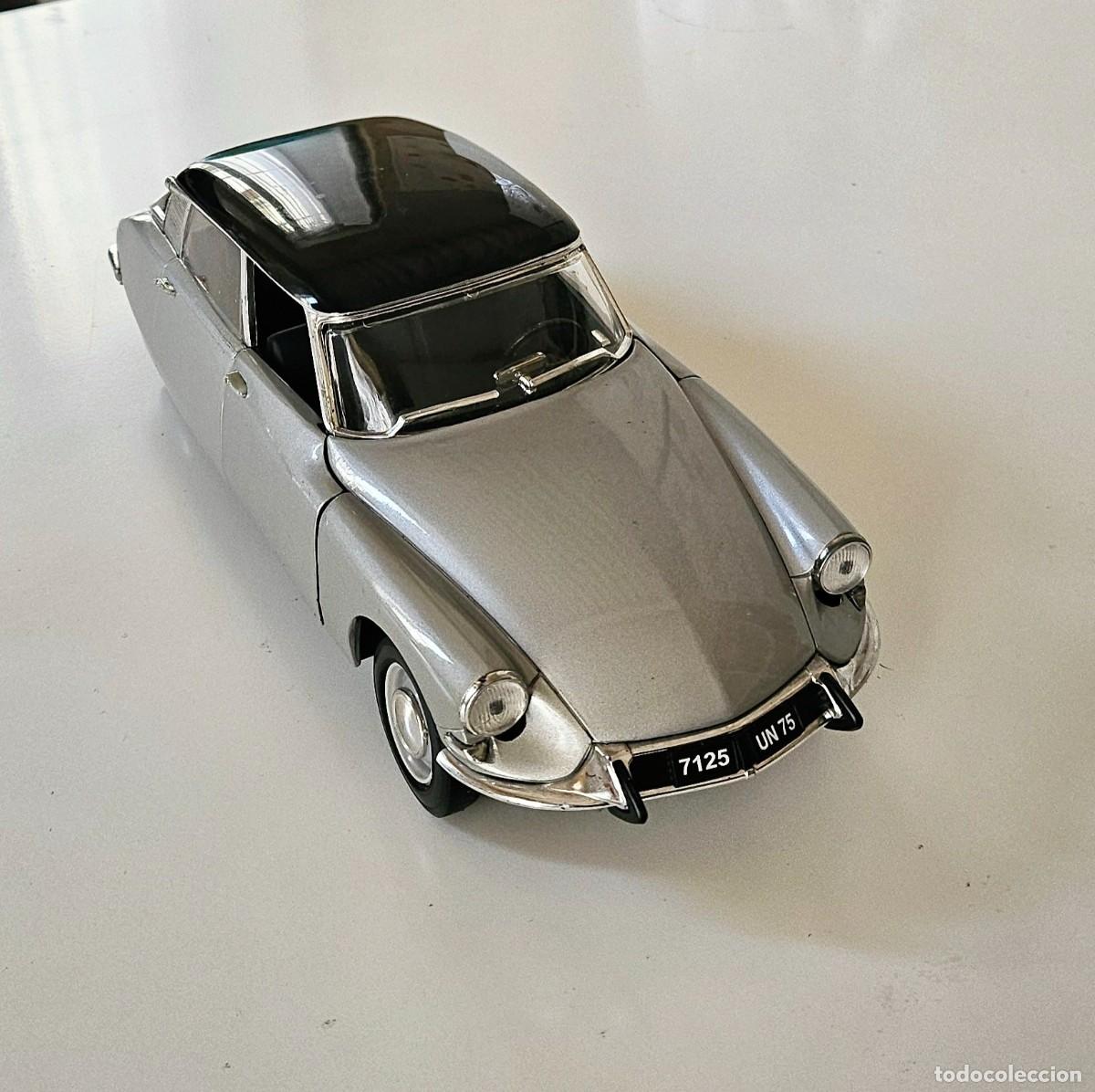 Modelos a escala: Citroen DS19 de 1963. E.1:18 - Foto 5