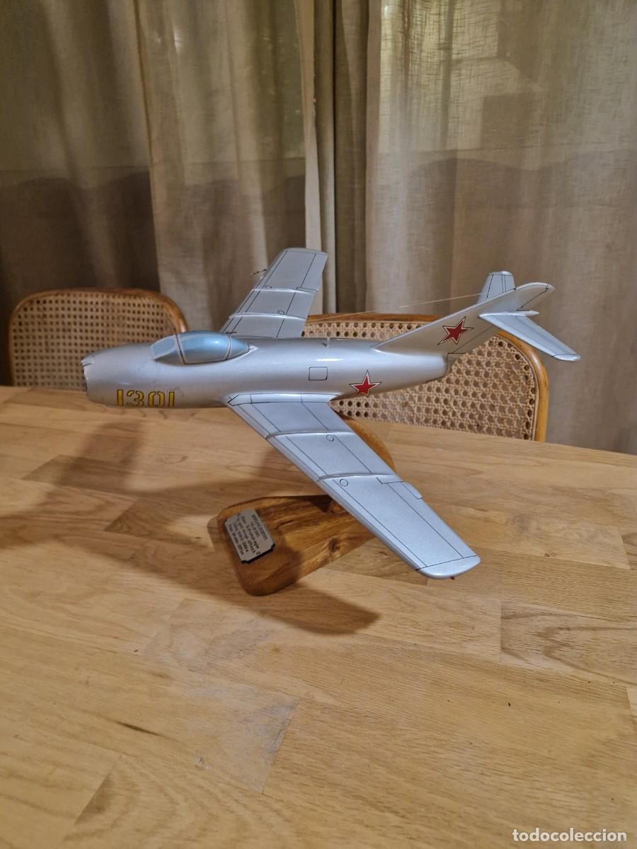 Modelos a escala: Breitling Fighters (1947) MiG-15 - Foto 2