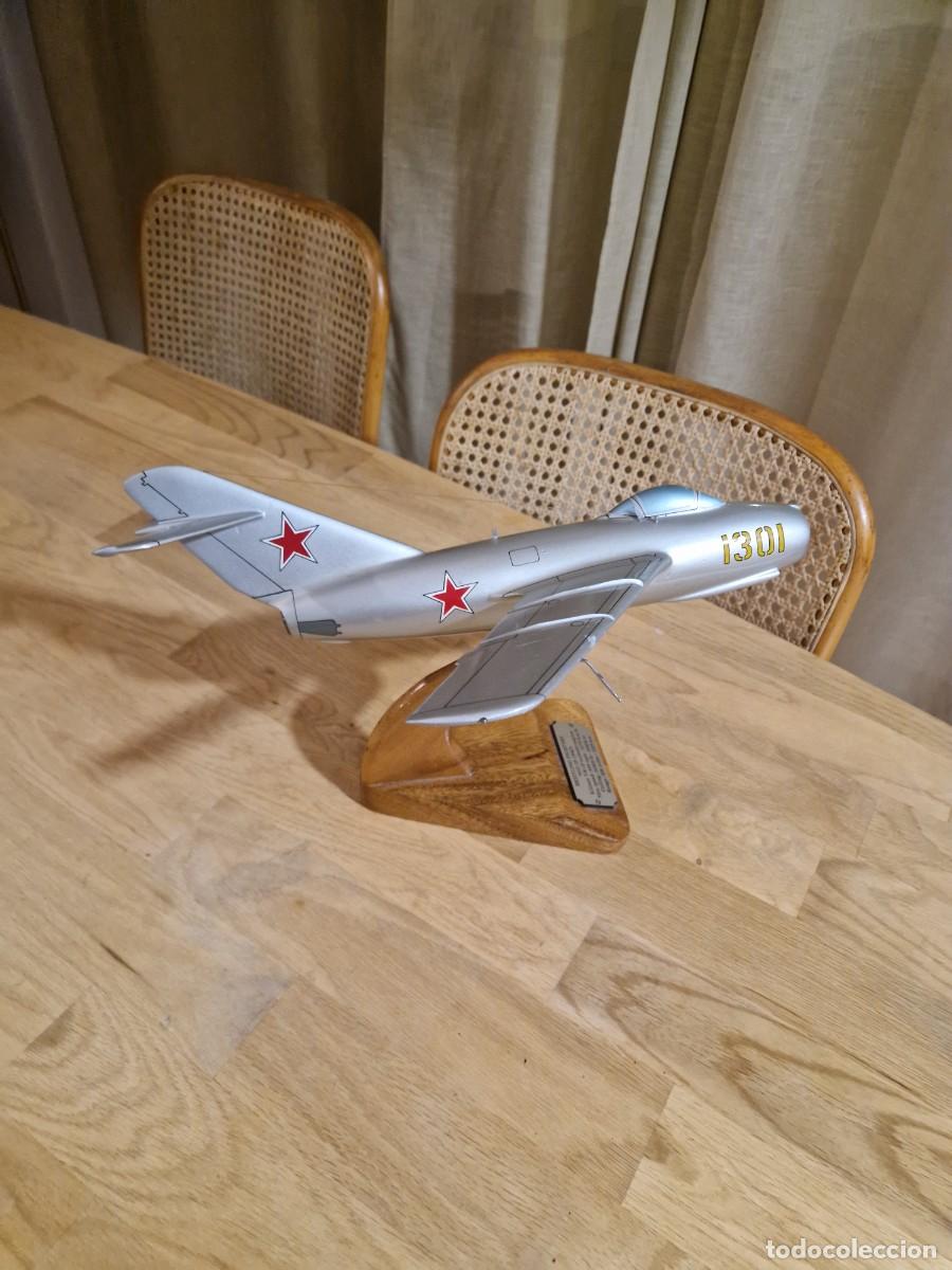 Modelos a escala: Breitling Fighters (1947) MiG-15 - Foto 4