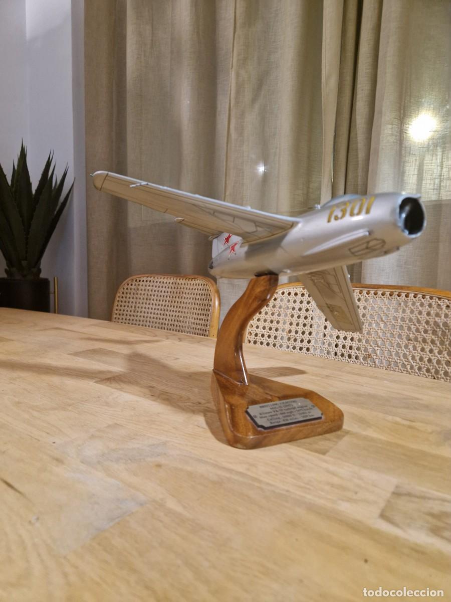 Modelos a escala: Breitling Fighters (1947) MiG-15 - Foto 6