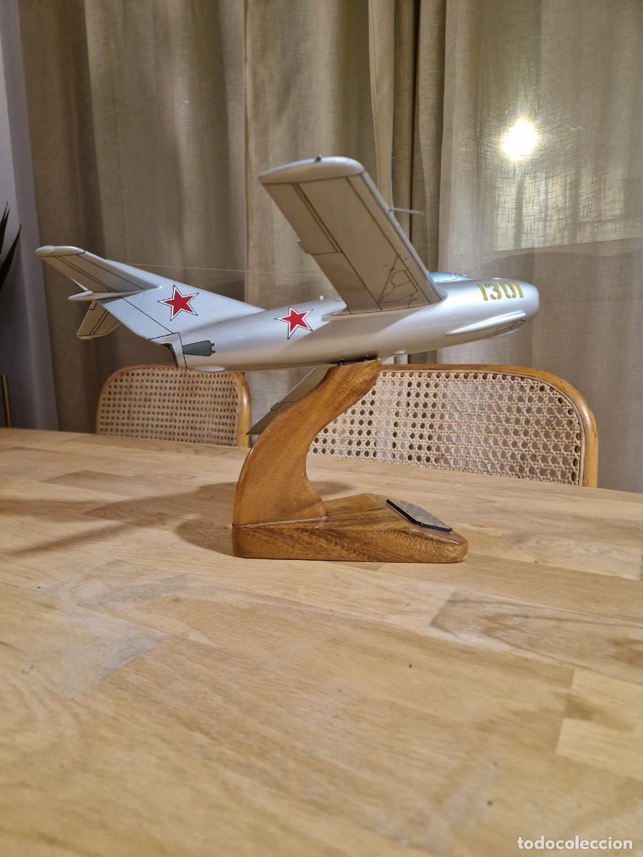 Modelos a escala: Breitling Fighters (1947) MiG-15 - Foto 7