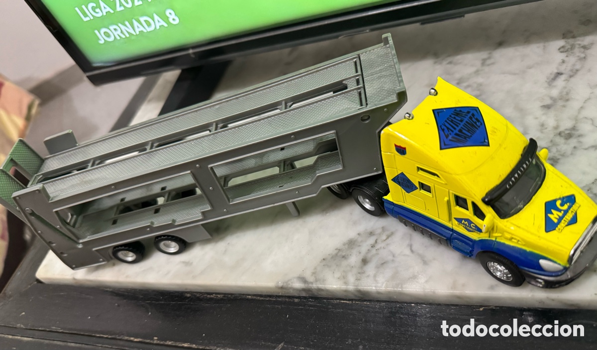 Modelos a escala: TR&Aacute;ILER MAISTO RACING - Foto 6