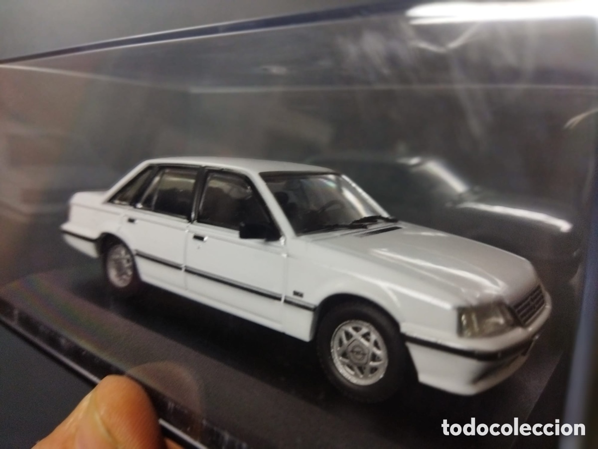 Modelos a escala: OPEL SENATOR 3.0i, escala 1/43, - Foto 8