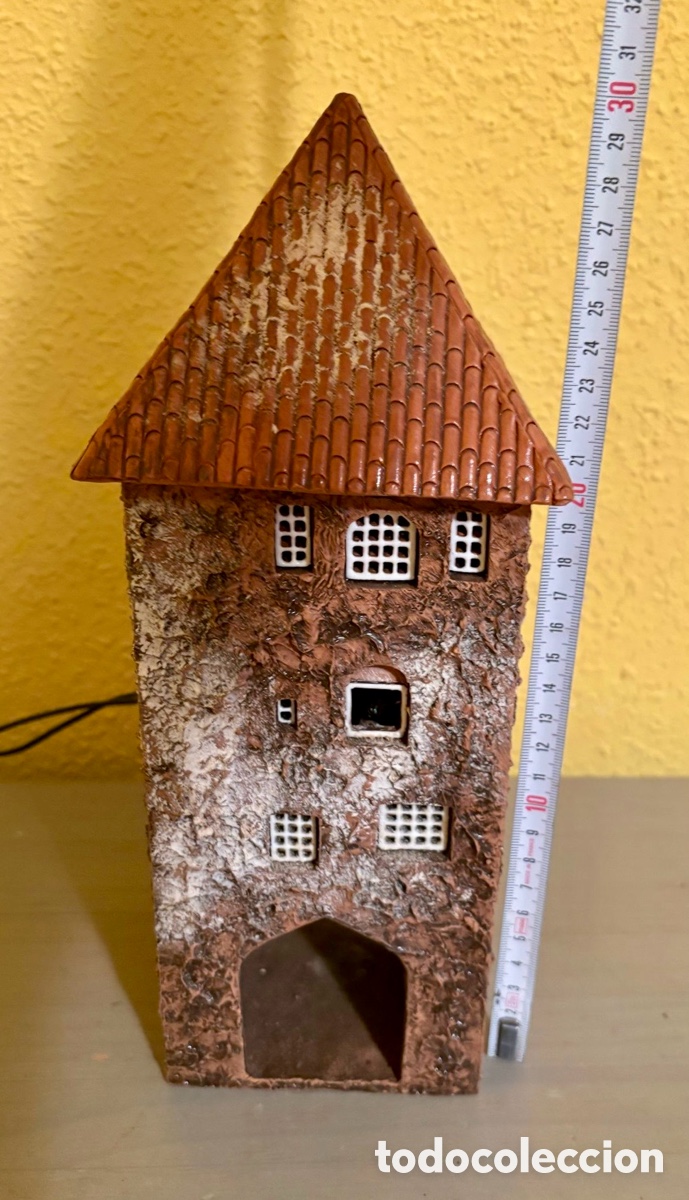 Modelos a escala: Casa torre. Terracota . Luz interior. - Foto 1