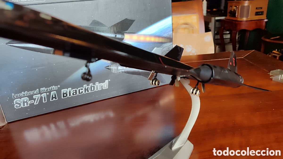 Modelos a escala: SR-71*A Blackbird marca Lockheed Martin - Foto 3