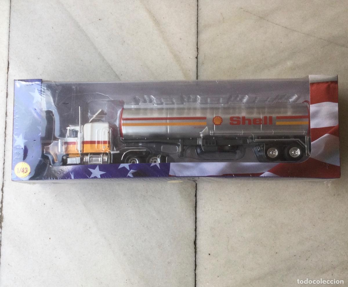 Modelos a escala: Cami&oacute;n trailer Shell. Escala 1/43. NUEVO - Foto 1