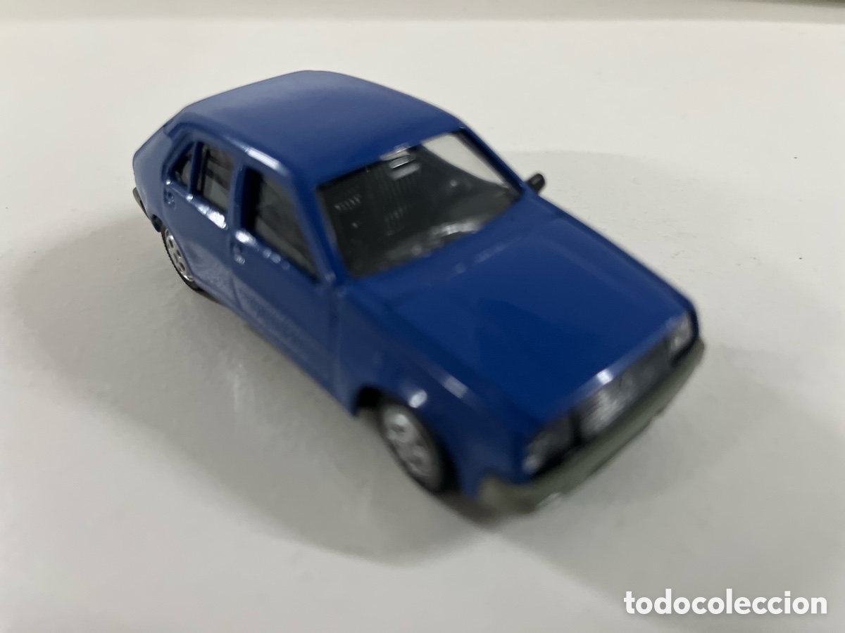 Modelos a escala: Renault 14 azul de norev 1/43 - Foto 5