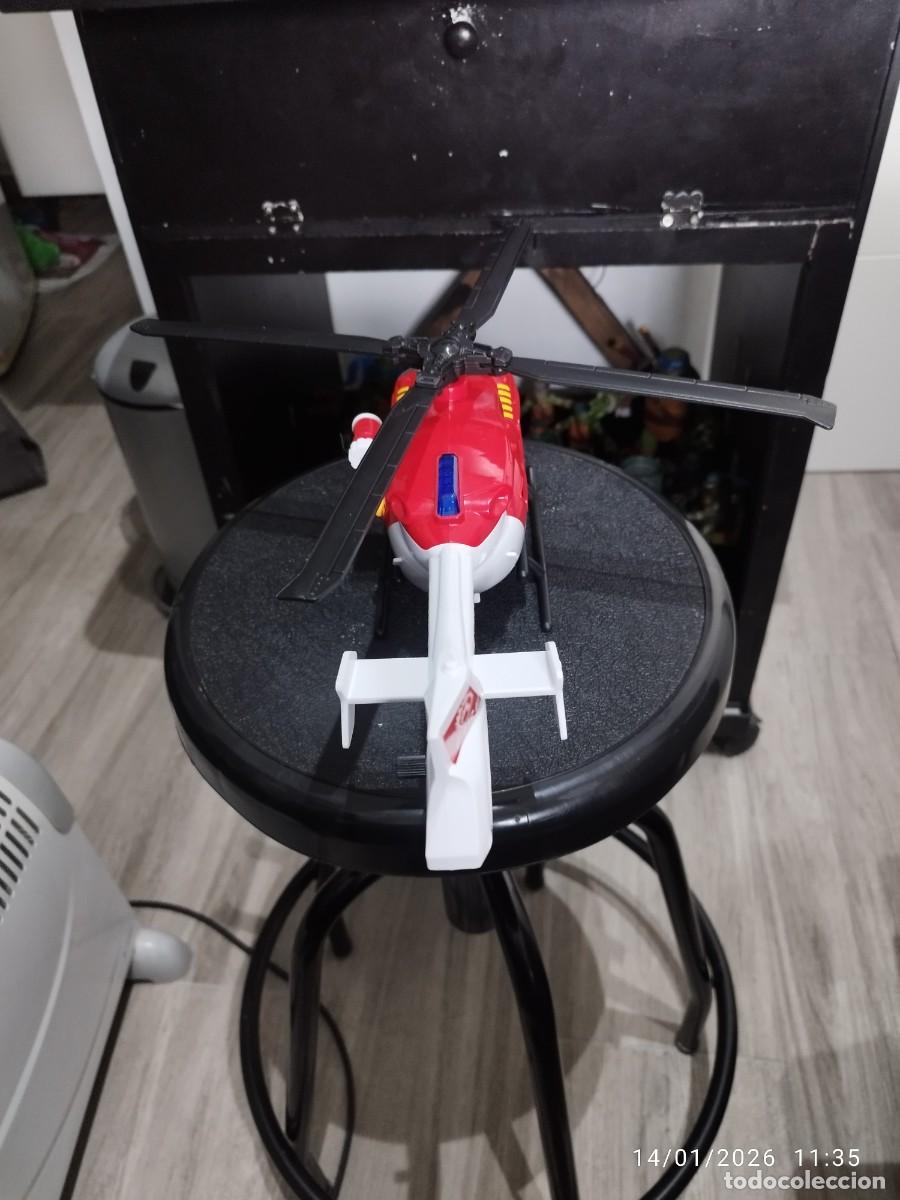 Modelos a escala: Helic&oacute;ptero Bomberos Rescate Rojo - Foto 3