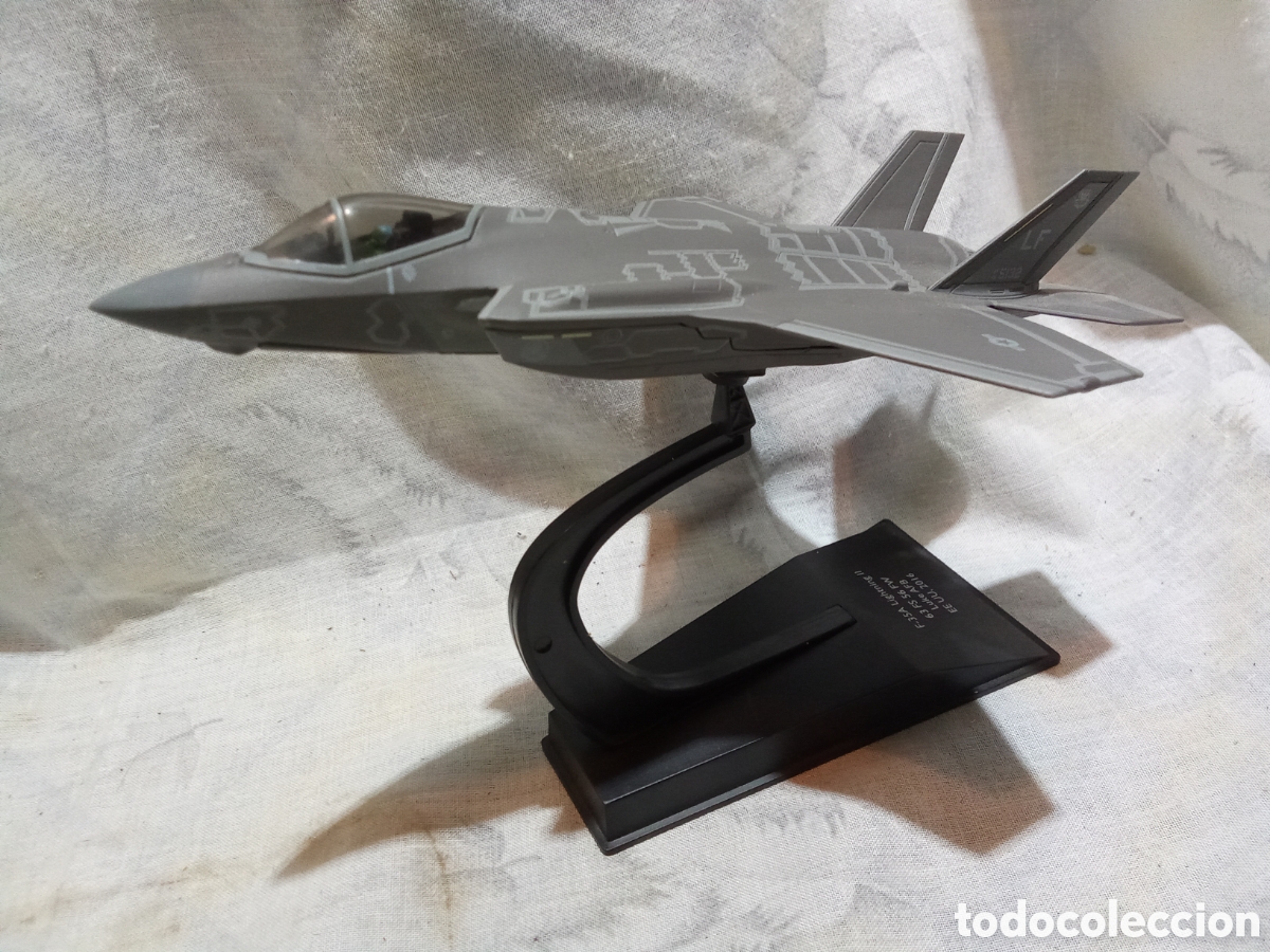 Modelos a escala: F-35 LIGHTNING II 63 FS 56 FW LUKE AFB E.E.U.U 2016 - Foto 1