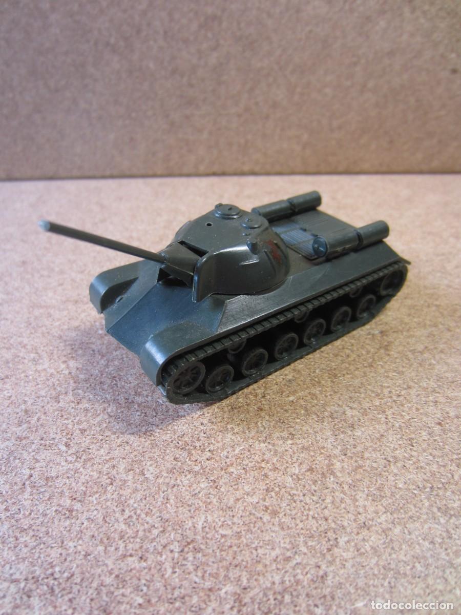 Modelos a escala: Tanque Stalin (EKO Made in Spain) - Foto 1