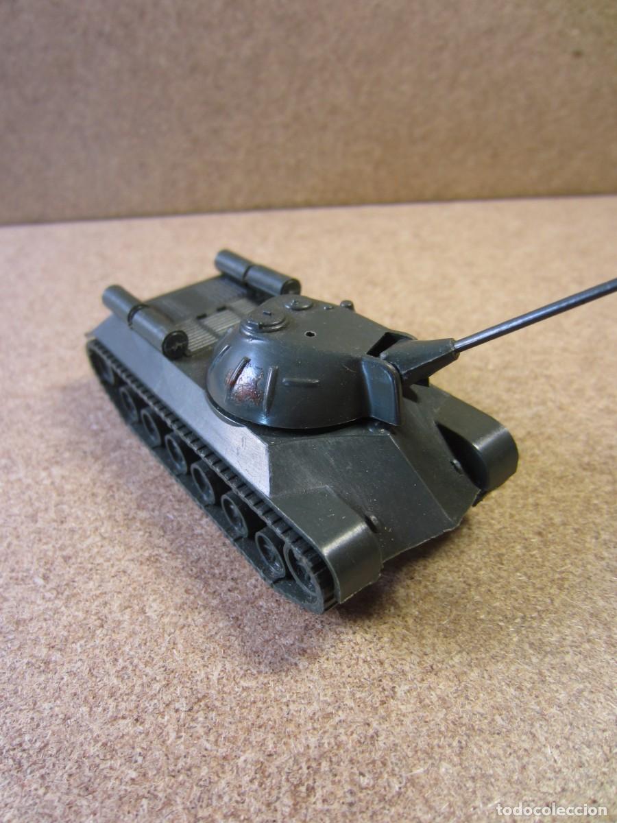 Modelos a escala: Tanque Stalin (EKO Made in Spain) - Foto 2