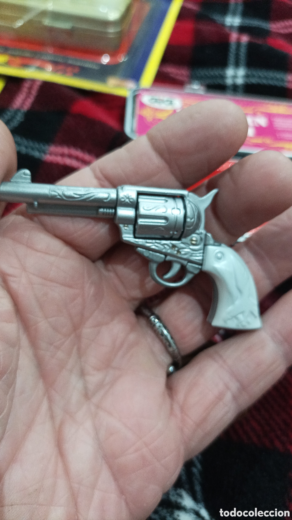 Modelos a escala: Maqueta revolver plastico - Foto 2